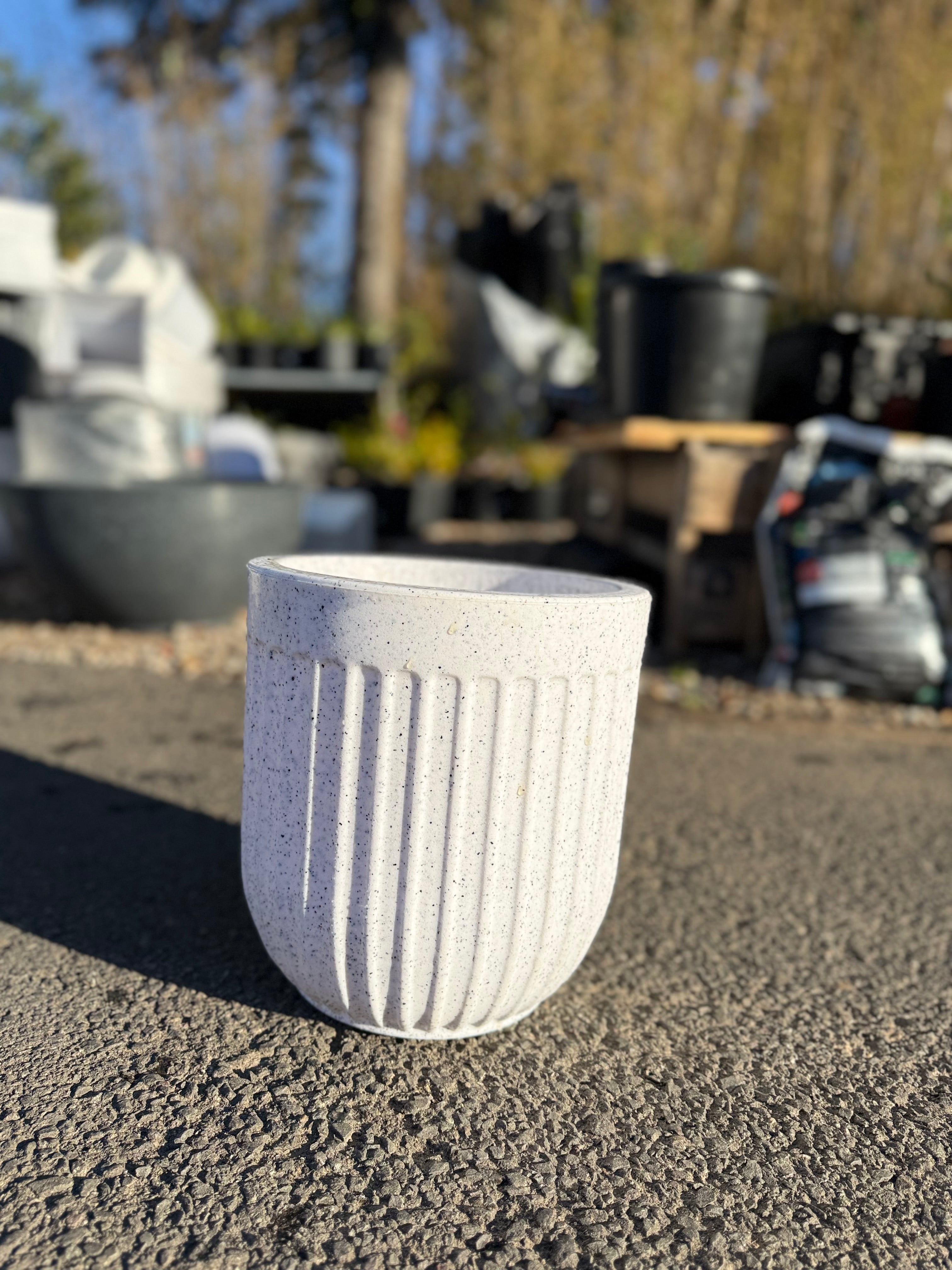 Egg Shaped Pot (Small Size)